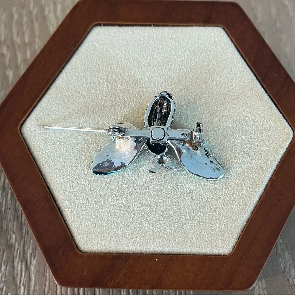 Vintage Blue and Silver Bee Brooch - Picture 8 of 9
